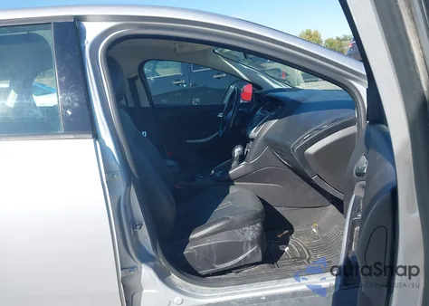 2013 Ford Focus Se z USA, uszkodzony, nr VIN 1FADP3F26DL210684